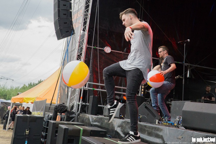 20180825 Theentirepast 09 bs DaphneDlugai