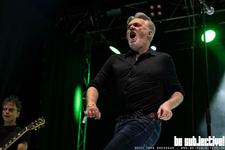20211106 Undertones 20 bs TheaDrexhage
