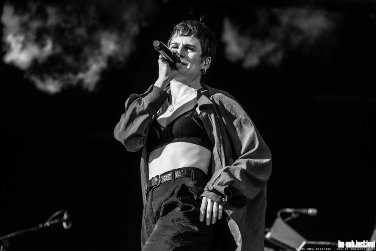 20190623 ChristineandtheQueens 16 bs TheaDrexhage