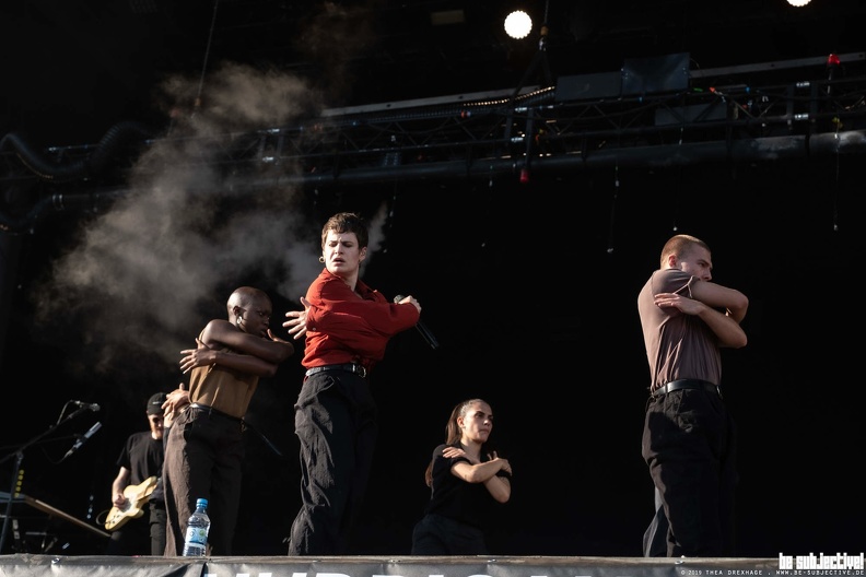 20190623_ChristineandtheQueens_19_bs_TheaDrexhage.jpg