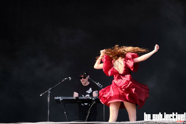 20230617 Chvrches 542 bs TheaDrexhage