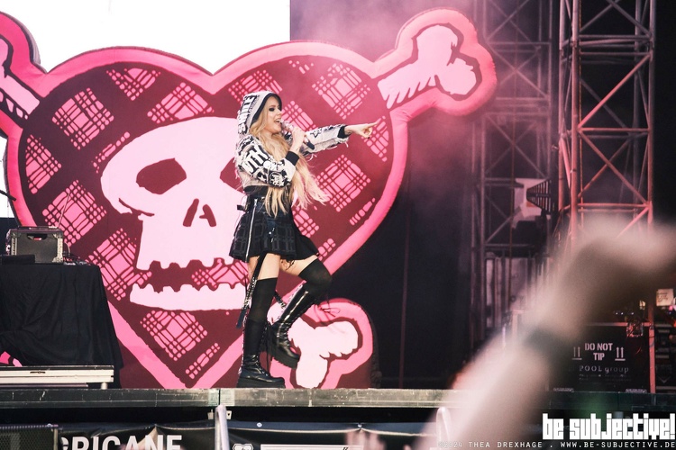 20240622 AvrilLavigne 06 bs TheaDrexhage
