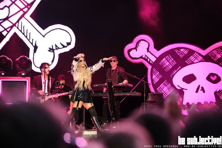 20240622 AvrilLavigne 25 bs TheaDrexhage