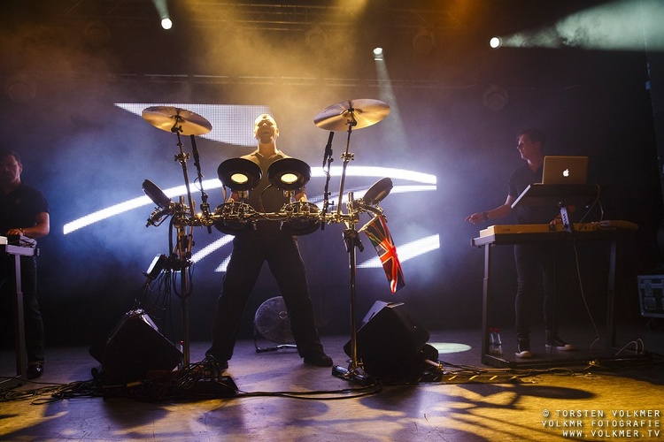 20140110 vnvnation 125