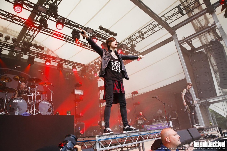 20150609_AskingAlexandria_056.jpg