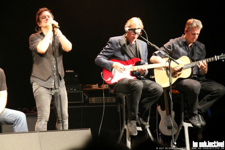 20170928 MikeAndTheMechanics 003 bs