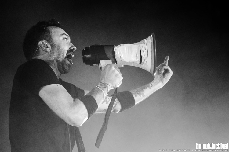 20171118 RiseAgainst 32 bs TheaDrexhage