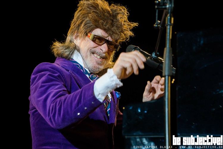 20200219 HelgeSchneider 07 bs DaphneDlugai