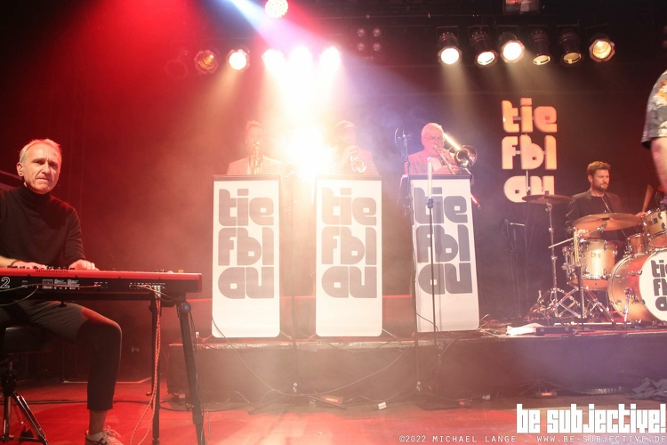 20221126 tiefblau 15 bs MichaelLange