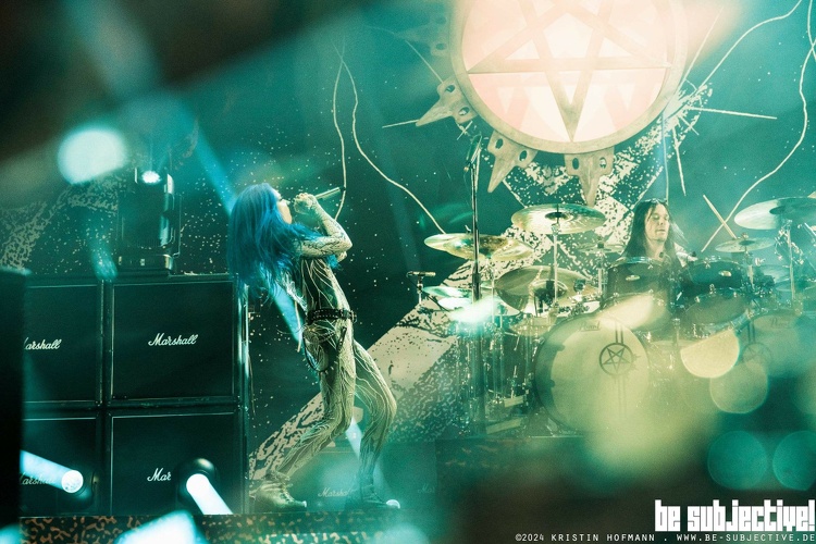 20241026 ArchEnemy 38 bs KristinHofmann