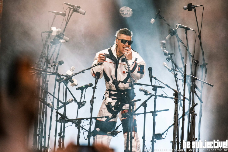 20250709 RobbieWilliams 001 bs KristinHofmann
