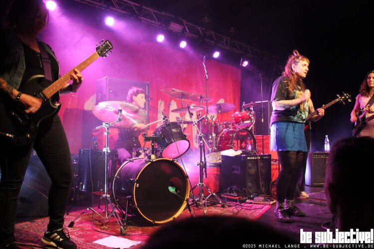 20251128 Instabil 04 bs MichaelLange