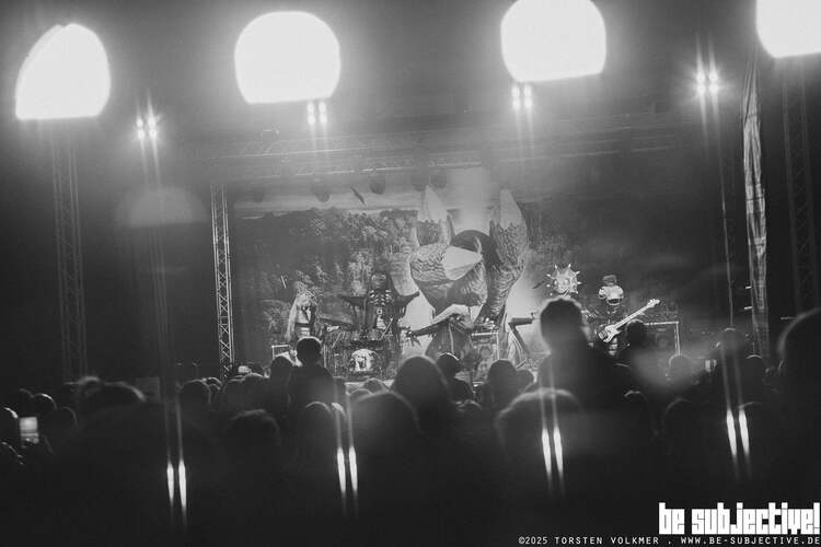 20251219 Heavysaurus 0403 bs TorstenVolkmer