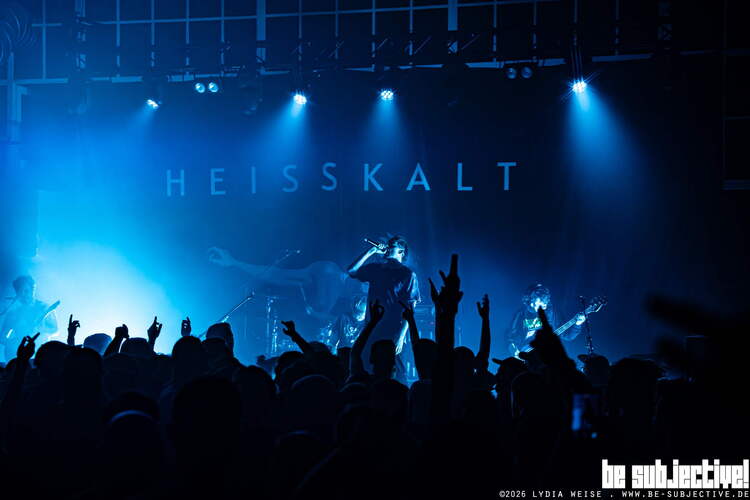 20260513 Heisskalt 32 bs LydiaWeise