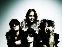 Mötley Crüe: Doppelalbum „Carnival Of Sins“ im Handel Foto: hfr.