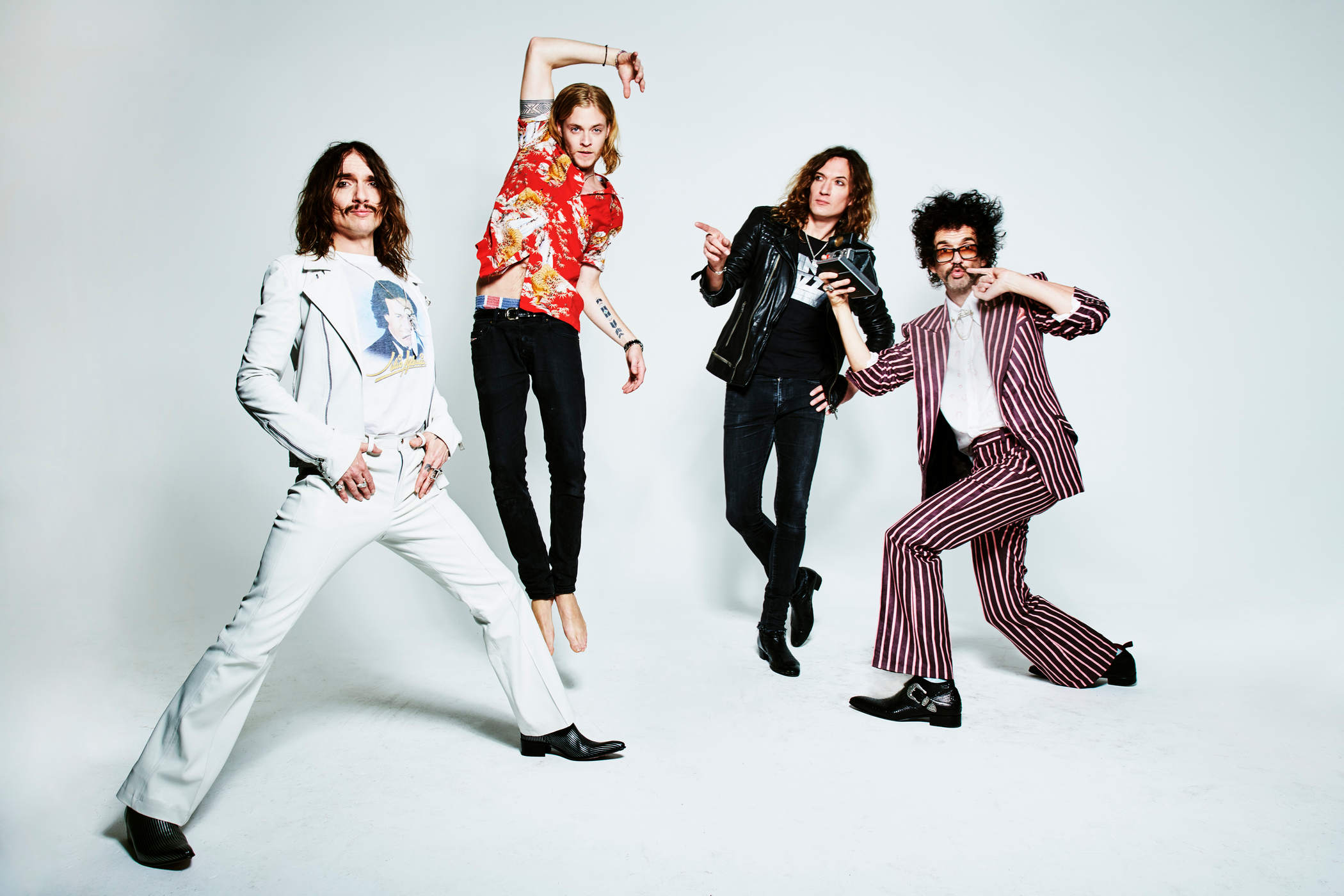 Preview The Darkness versetzen Rock den Todesstoß. Album, Tour & lange