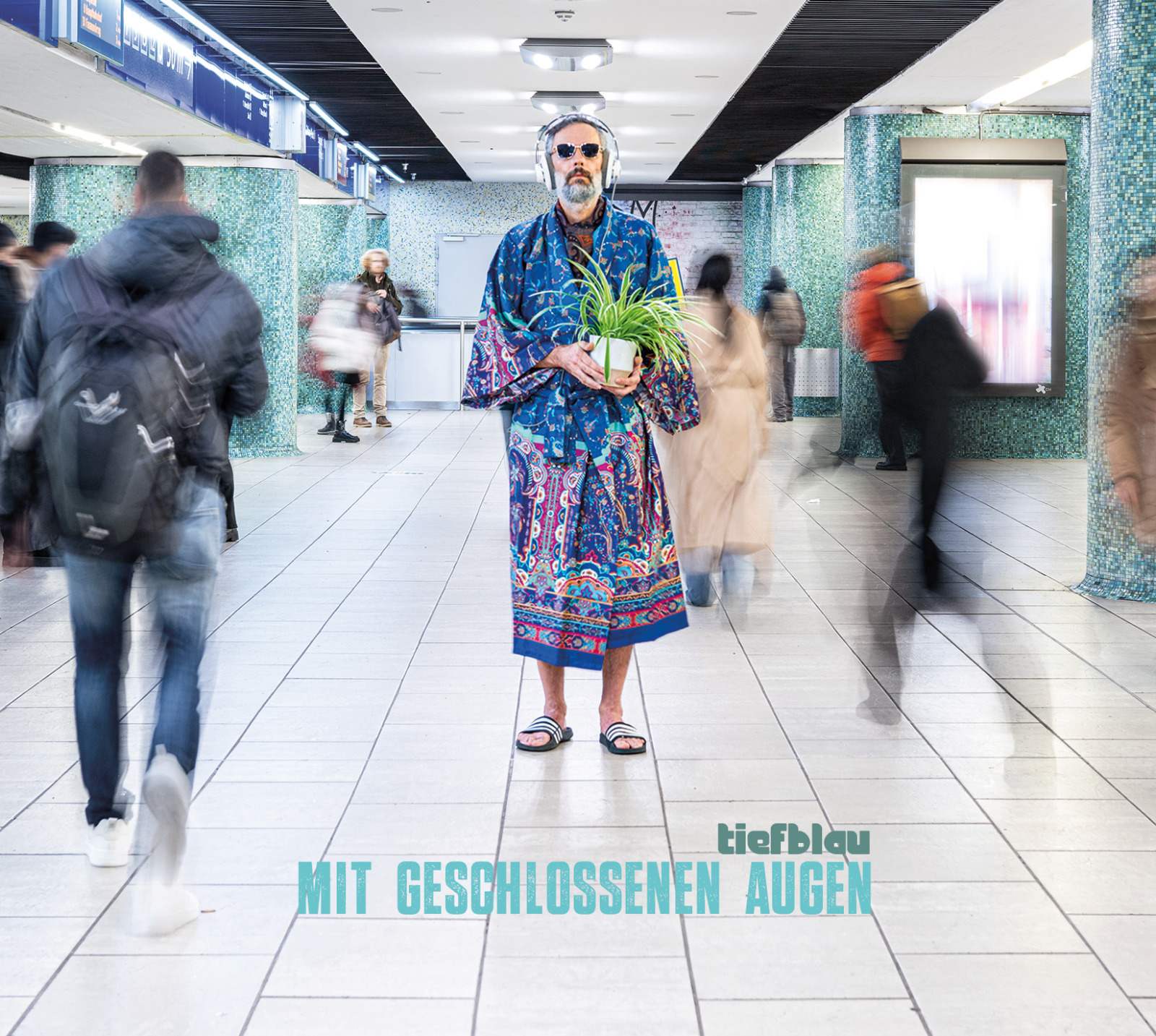 tiefblau: Mit geschlossenen Augen (2024) Book Cover